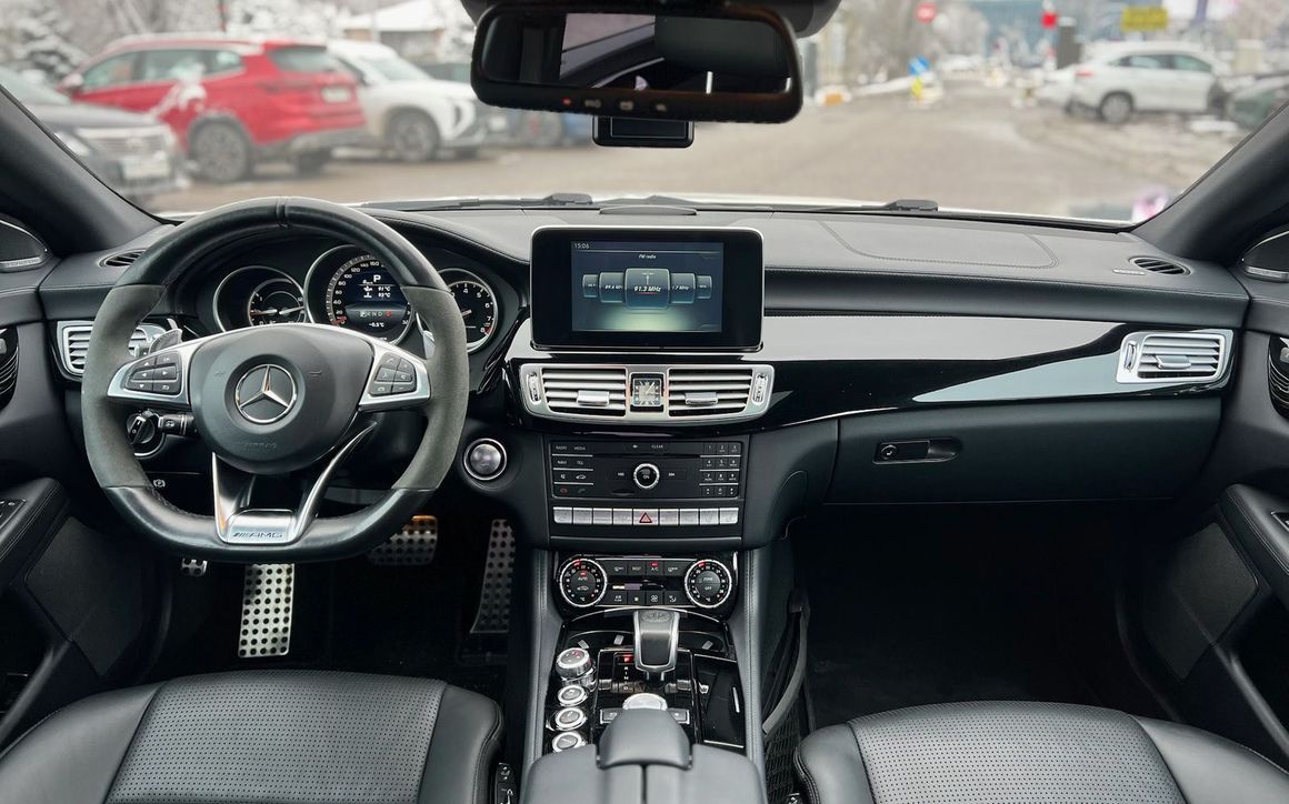 MERCEDES BENZ CLS 63 AMG - image 9