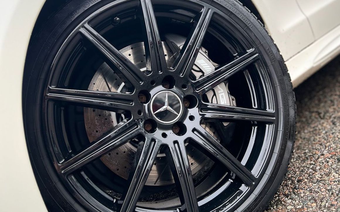 MERCEDES BENZ CLS 63 AMG - image 7