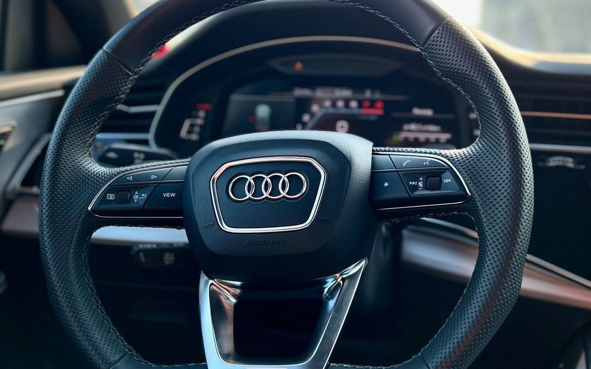 AUDI Q8 S-Line - image 8