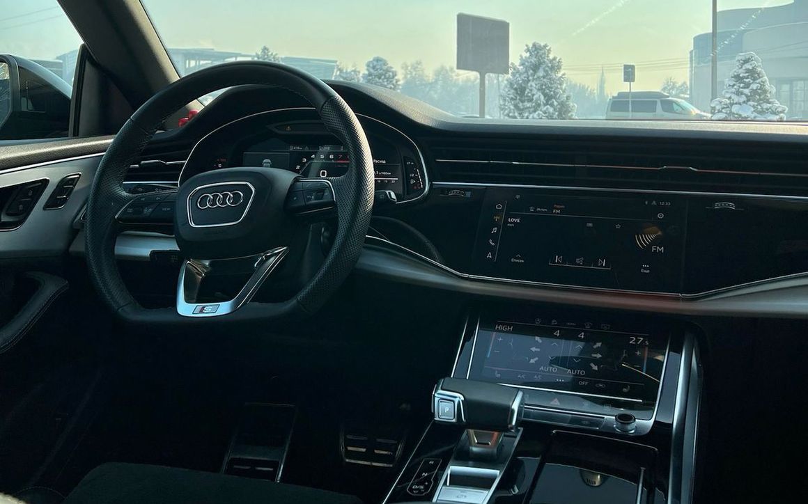 AUDI Q8 S-Line - image 7