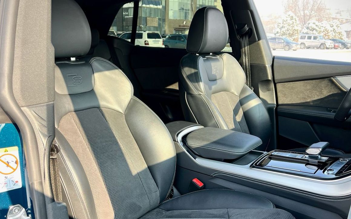 AUDI Q8 S-Line - image 9