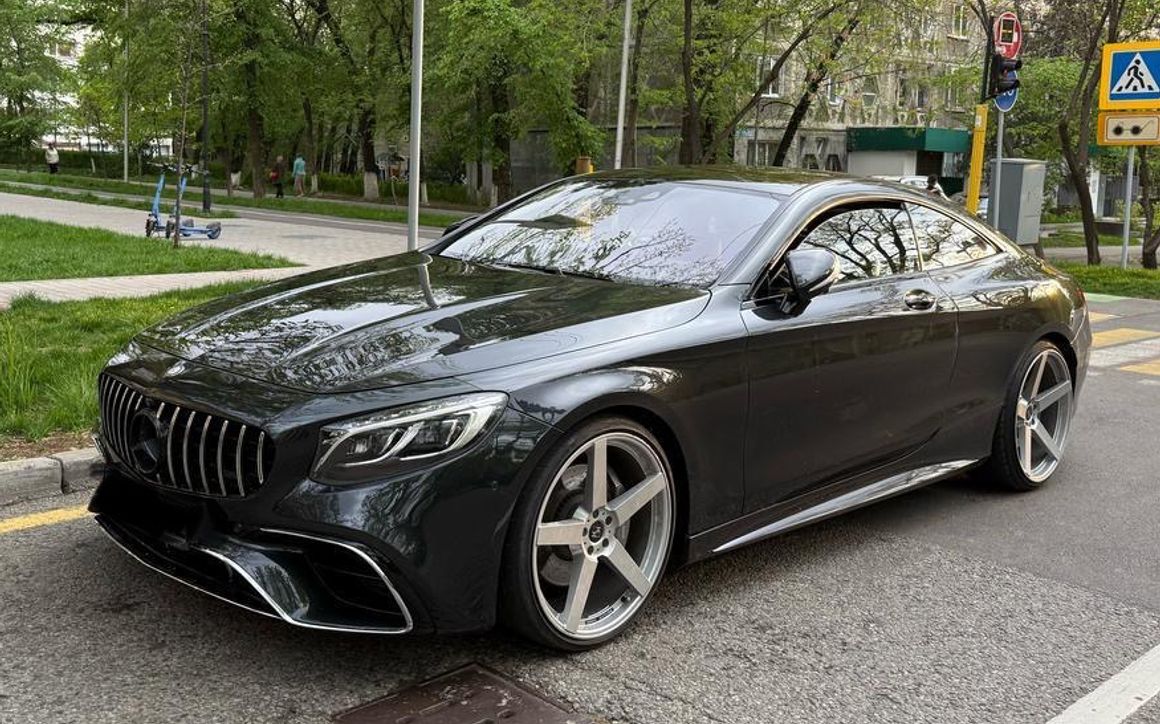 Mercedes-Benz S63 AMG Coupe - image 1