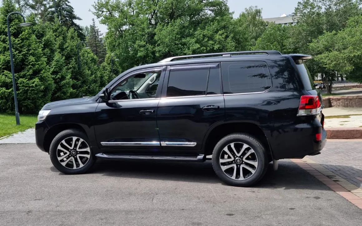 Toyota LC 200 - image 4