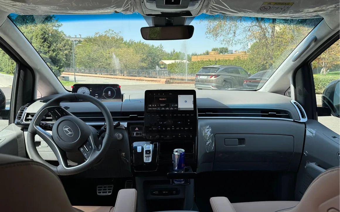 Hyundai Staria - image 6