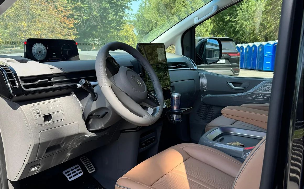 Hyundai Staria - image 5