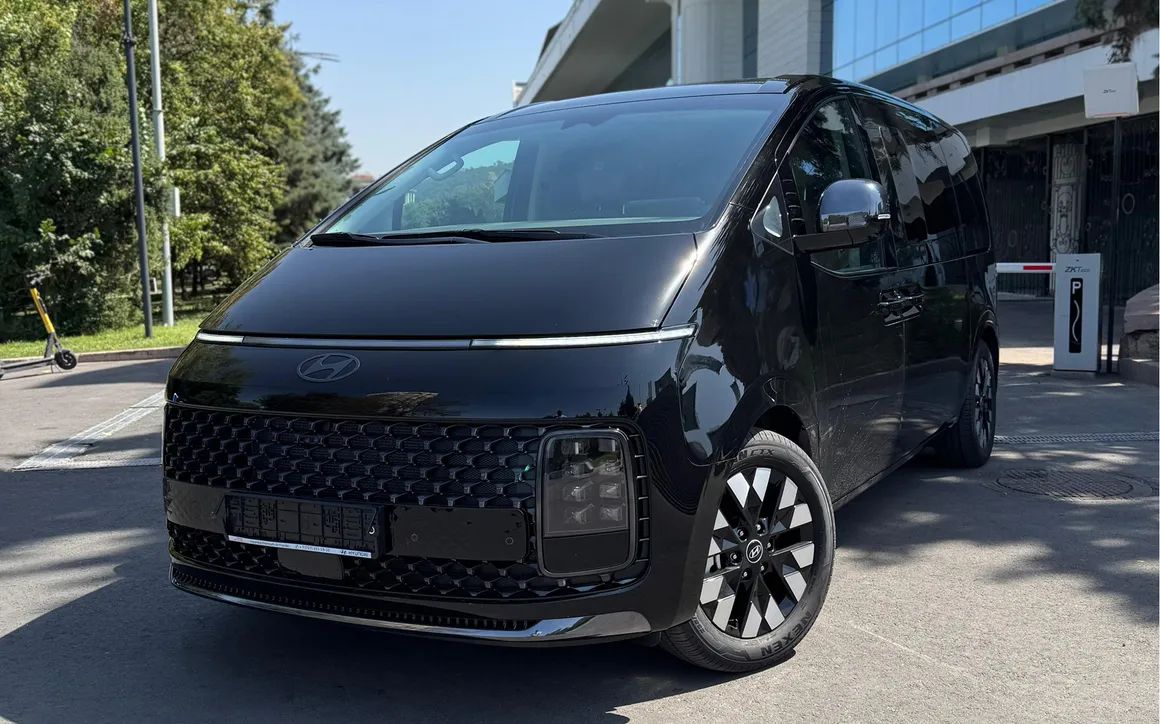 Hyundai Staria - image 2