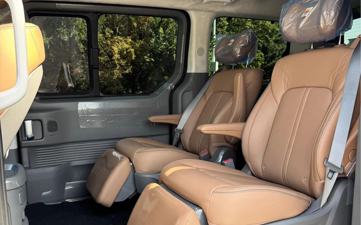 Hyundai Staria - image 8