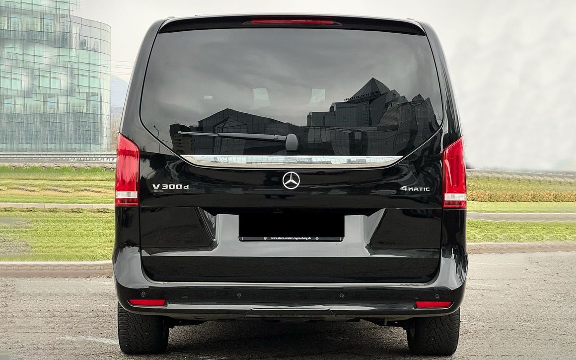 MERCEDES BENZ V 300D - image 5