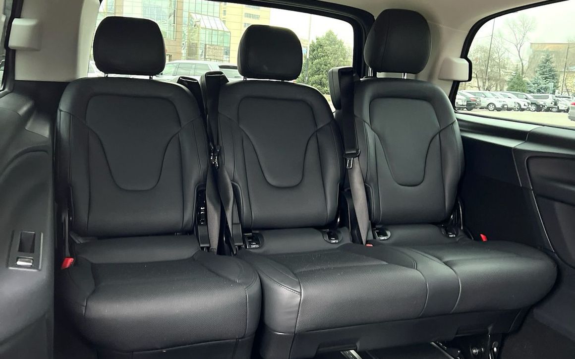 MERCEDES BENZ V 300D - image 11