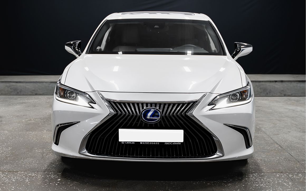 Lexus ES350H - image 2