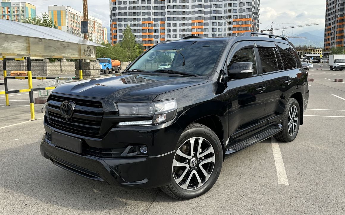 Toyota Land Cruiser 200 - image 1