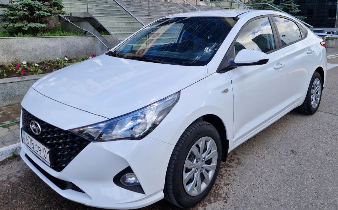 HYUNDAI ACCENT - image 1