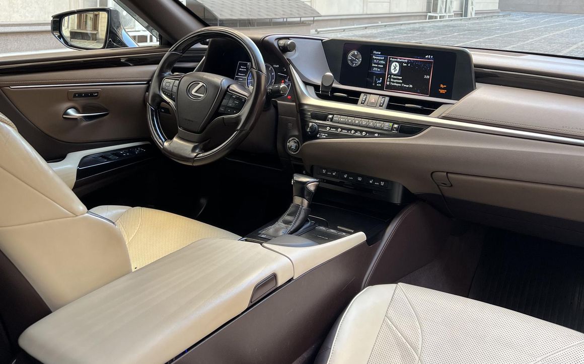 LEXUS ES 250 - image 7