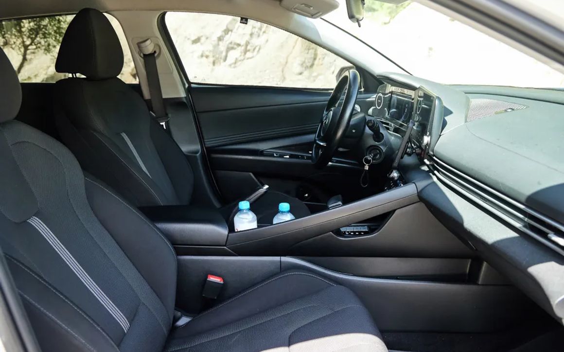 HYUNDAI ELANTRA - image 10