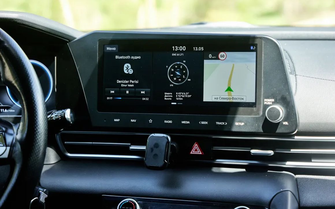 HYUNDAI ELANTRA - image 20