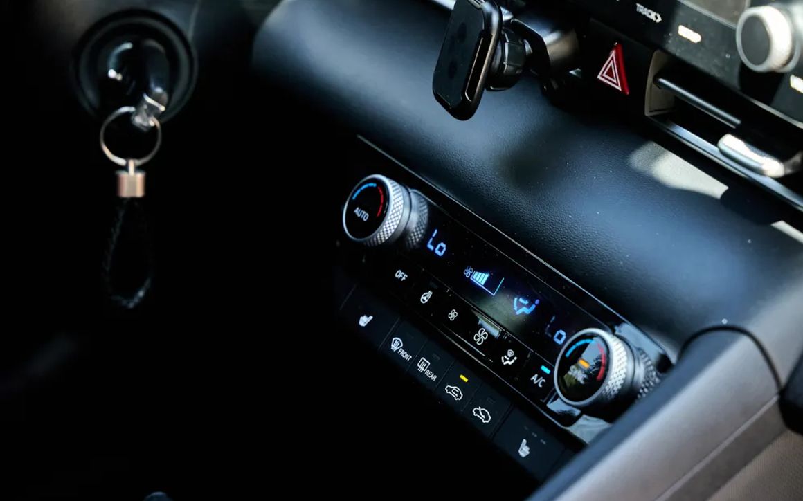 HYUNDAI ELANTRA - image 16