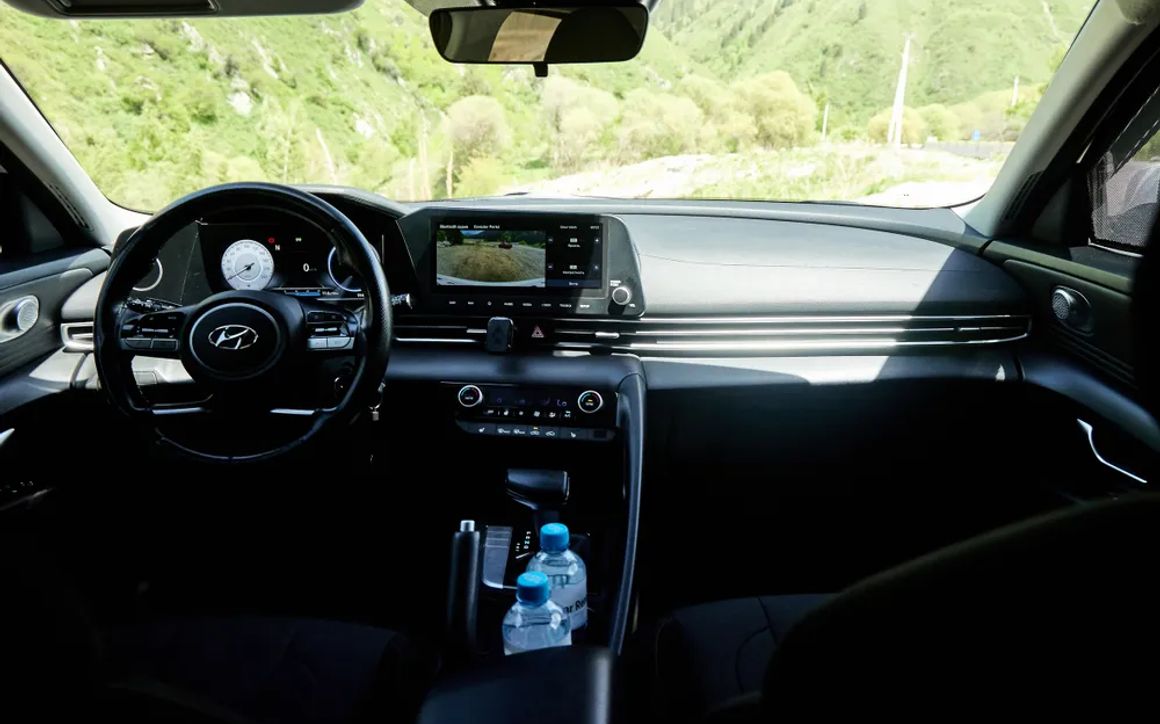 HYUNDAI ELANTRA - image 13