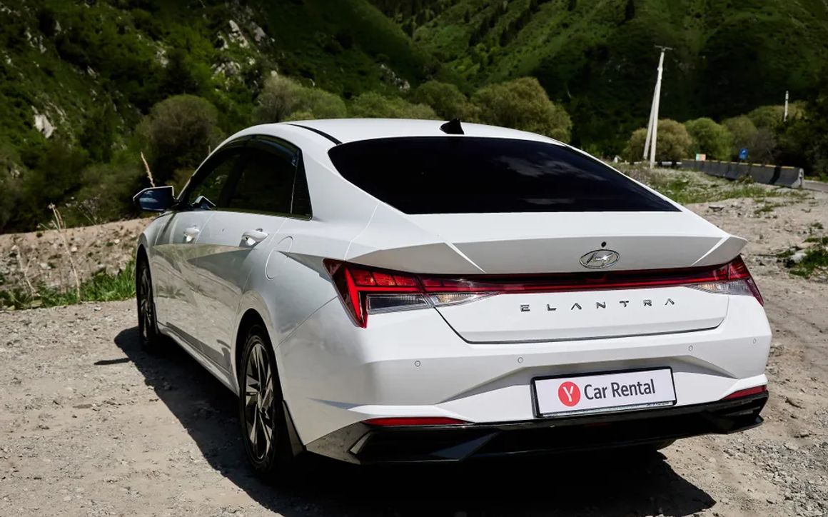 HYUNDAI ELANTRA - image 7