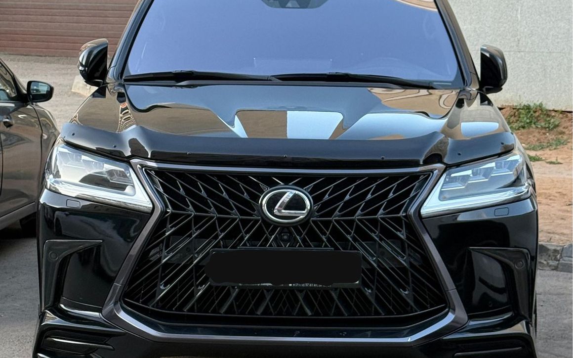 Lexus LX 570 - image 3