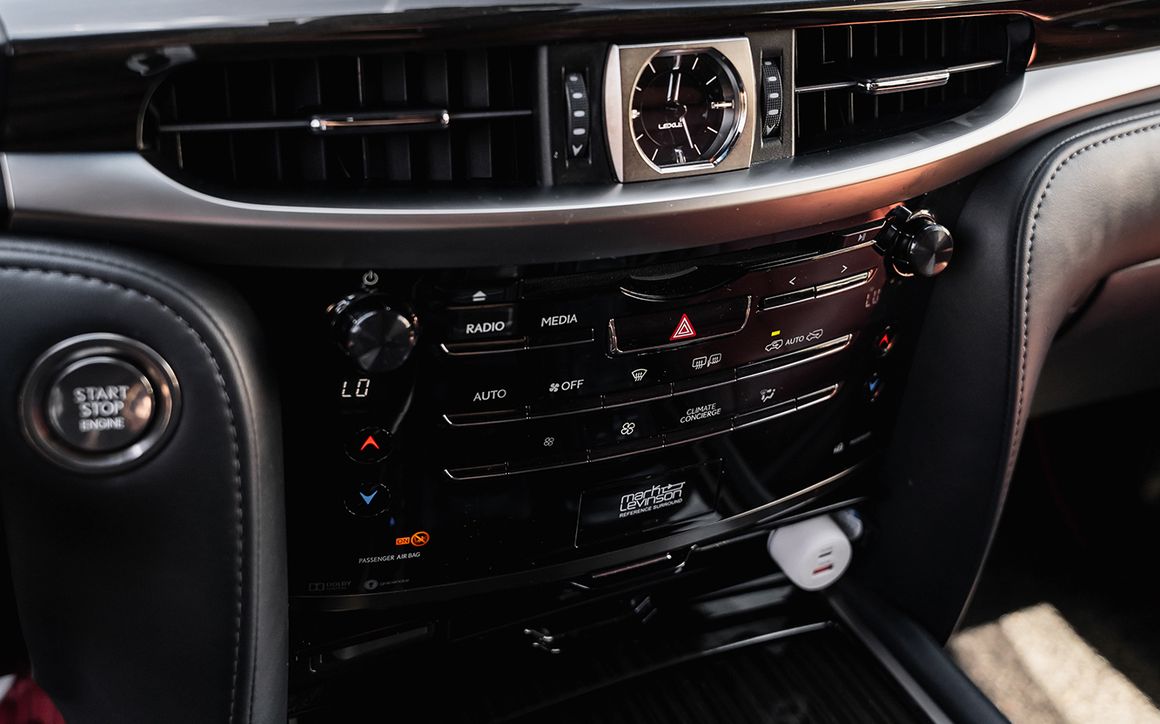 Lexus LX 570 - image 9