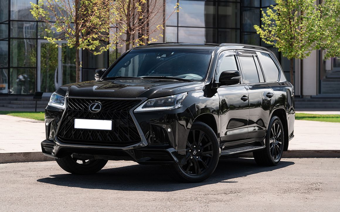 Lexus LX 570 - image 1