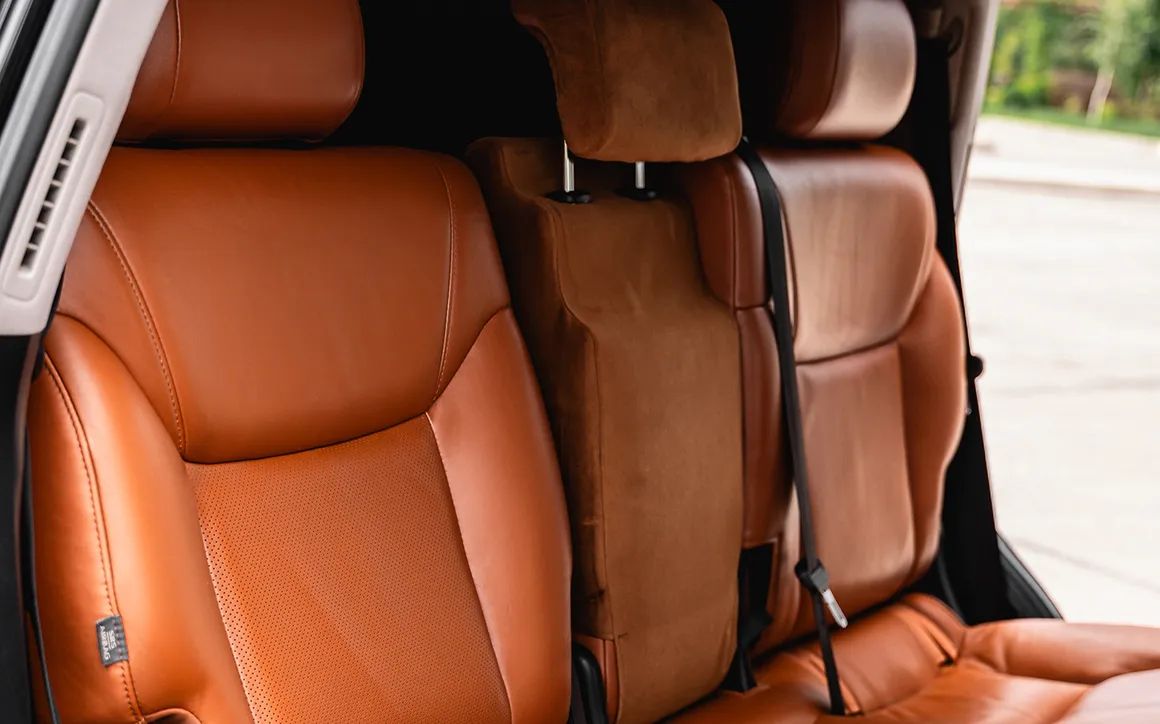 Lexus LX 570 - image 6