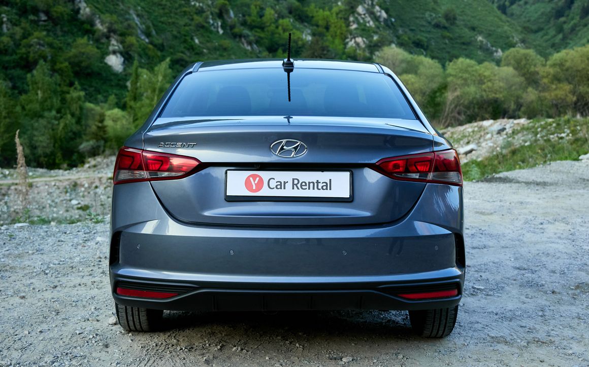 Hyundai Accent - image 6