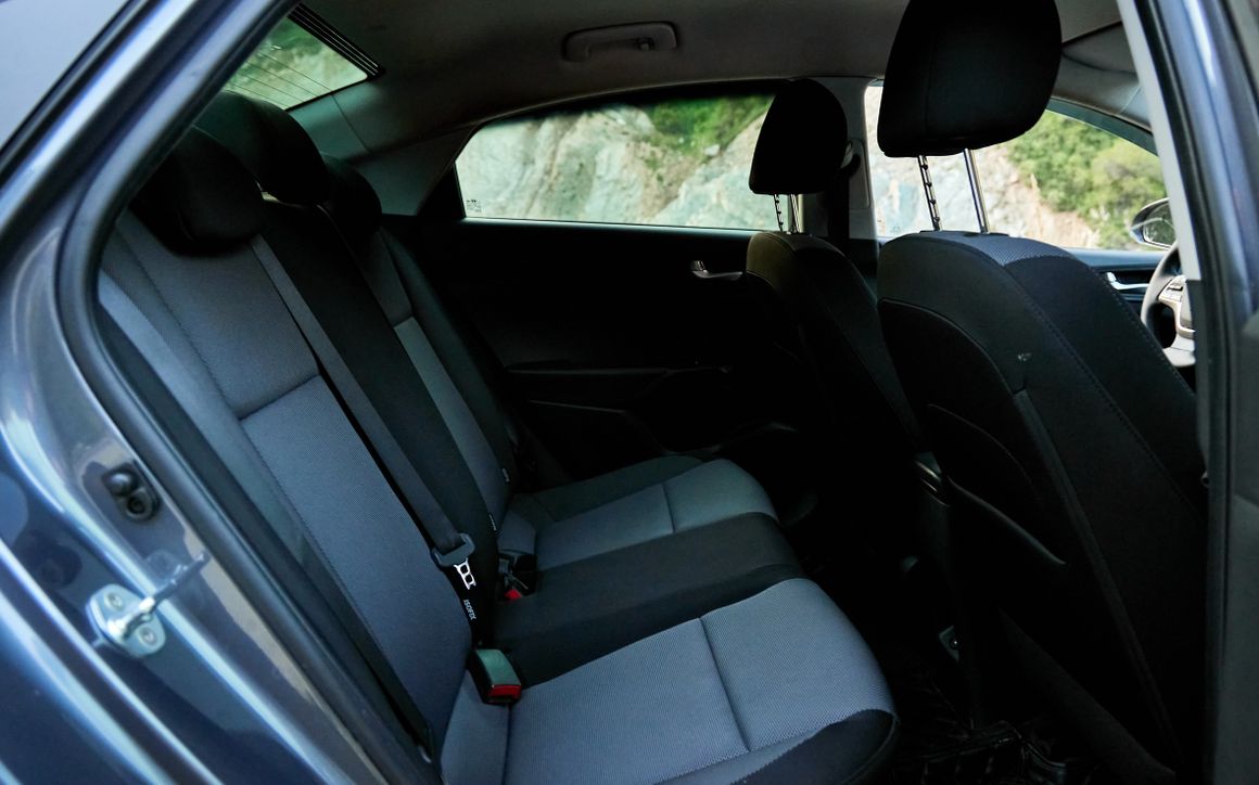 Hyundai Accent - image 14