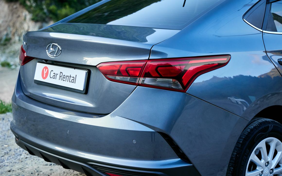 Hyundai Accent - image 9
