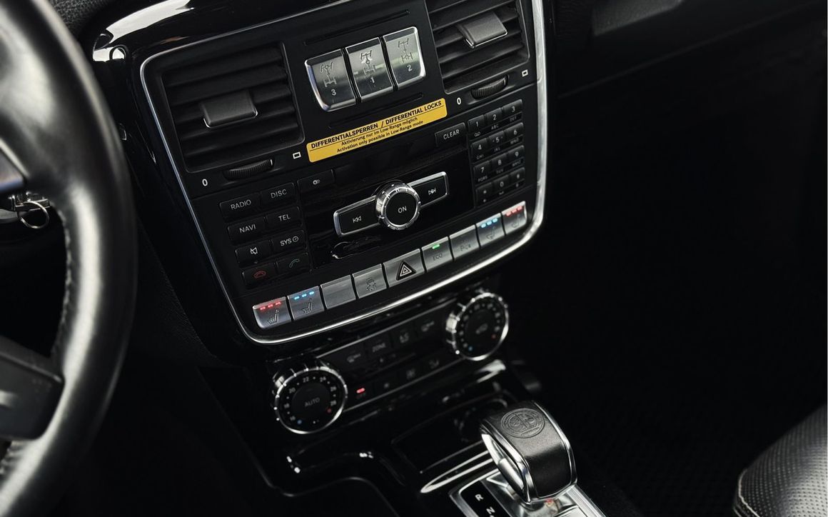Mercedes-Benz G55 - image 4