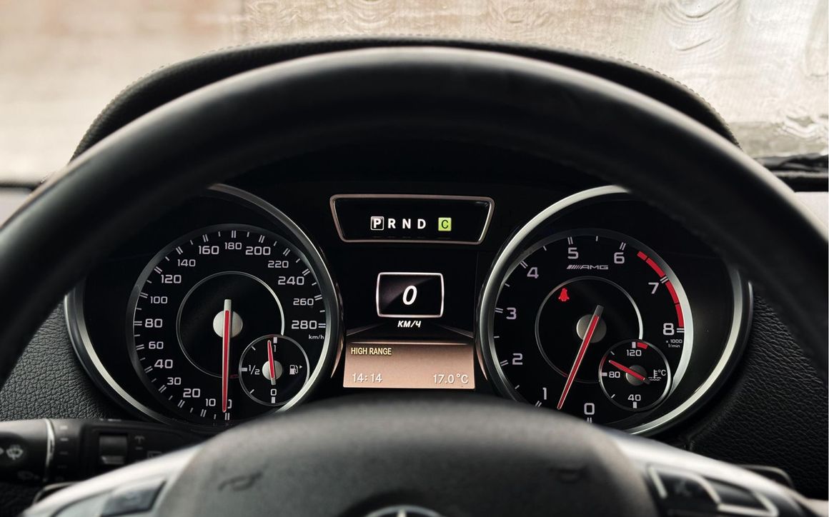 Mercedes-Benz G55 - image 3