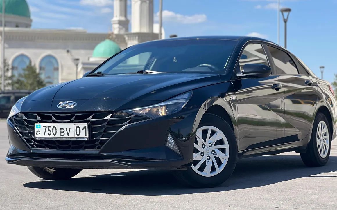 Hyundai Elantra - image 4