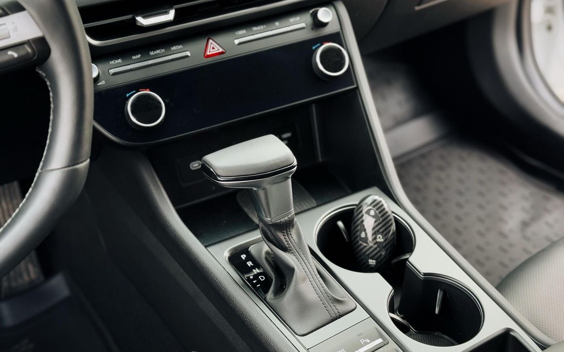Hyundai Sonata - image 4