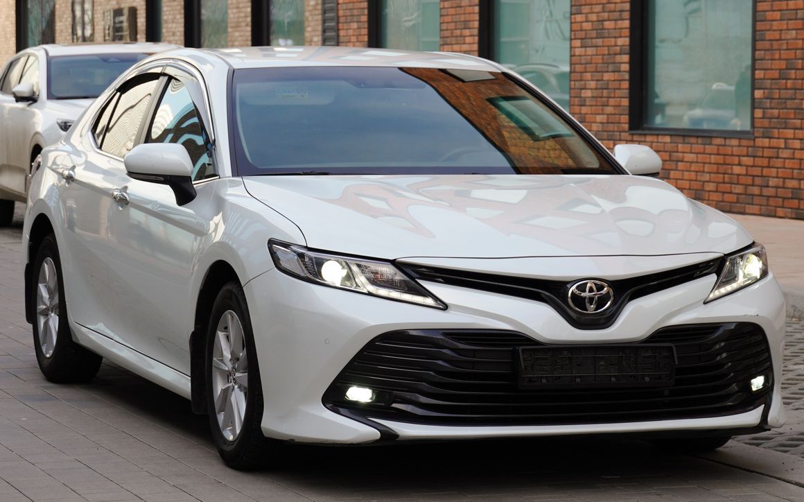 Toyota Camry 70 - image 2