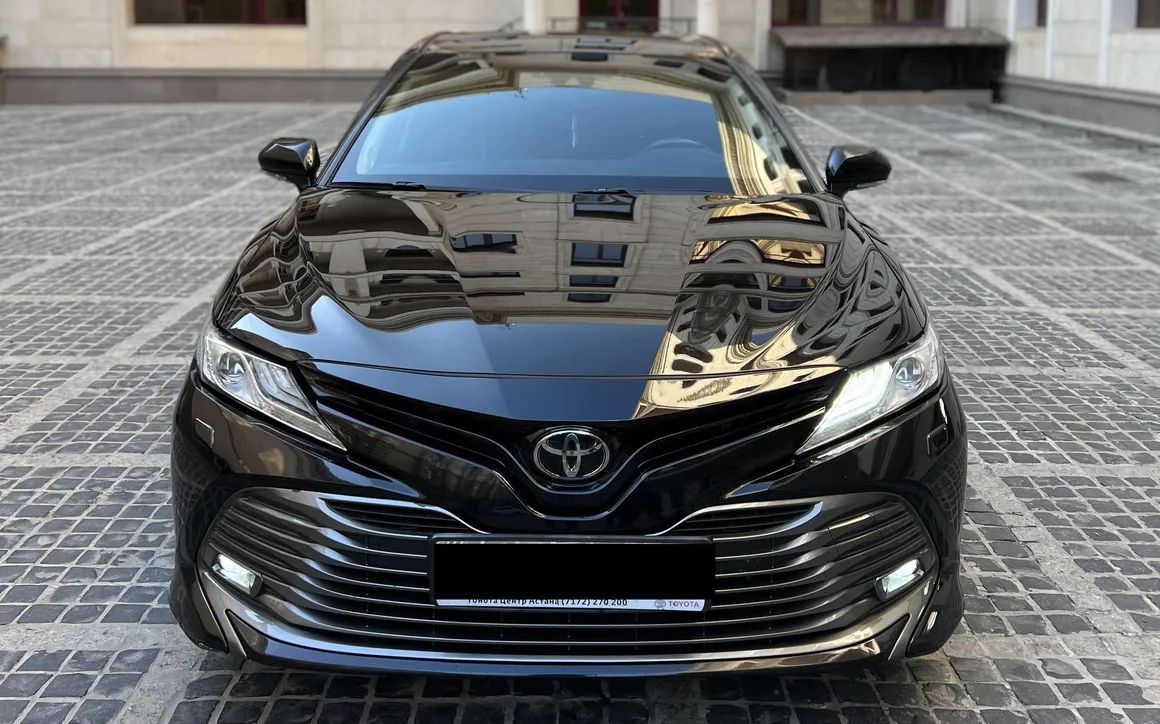 TOYOTA CAMRY - image 2