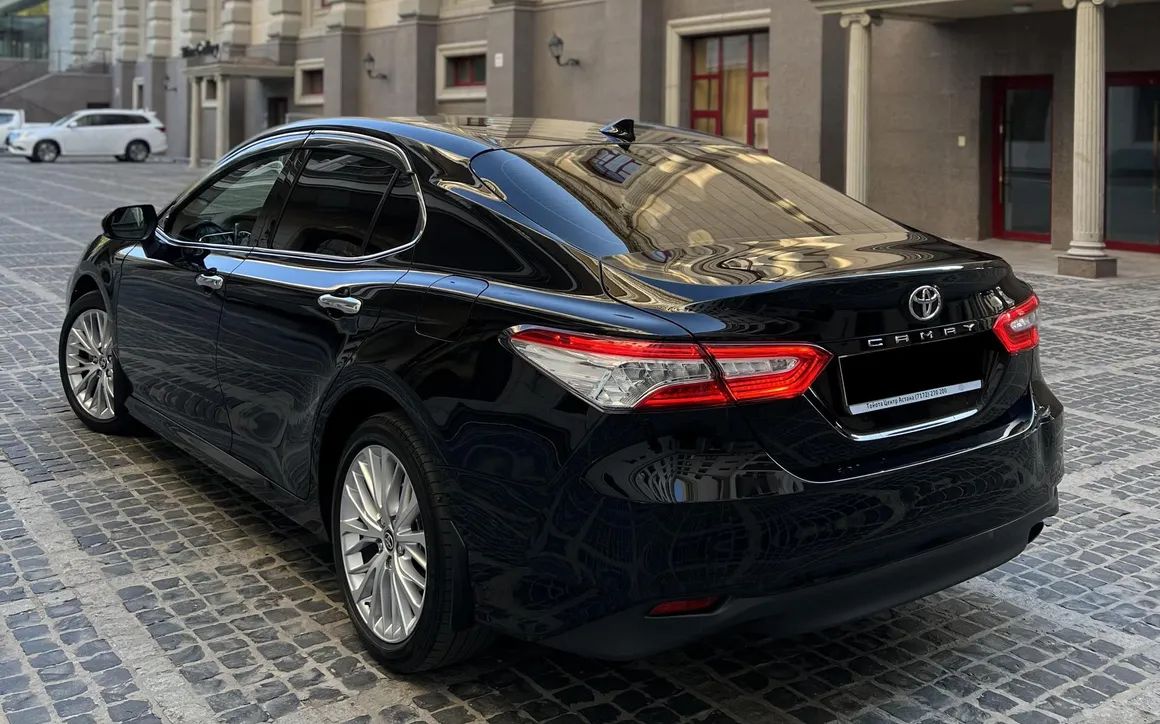 TOYOTA CAMRY - image 4