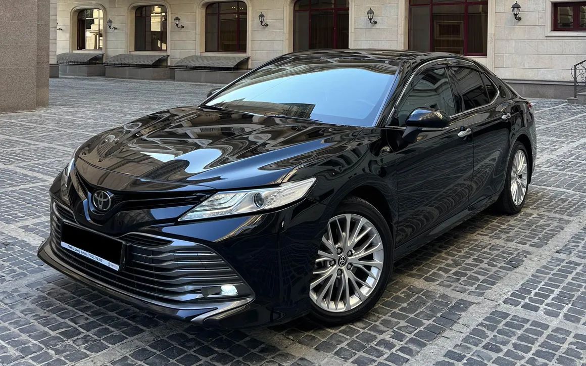 TOYOTA CAMRY - image 1