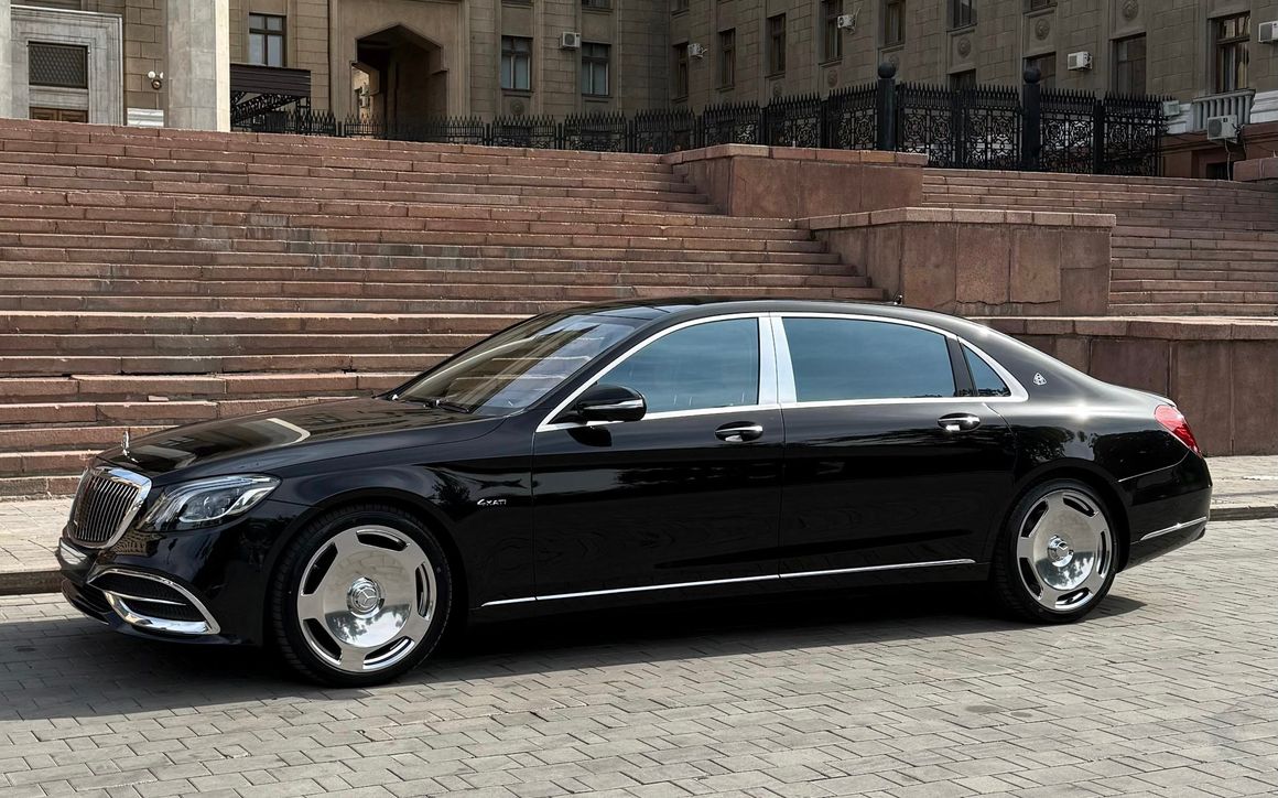 Mercedes-Benz S500 Maybach - image 1