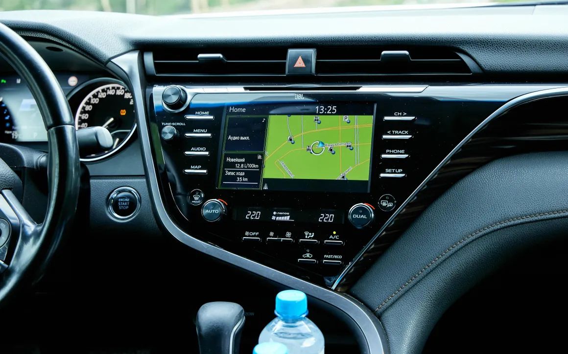 Toyota Camry - image 18