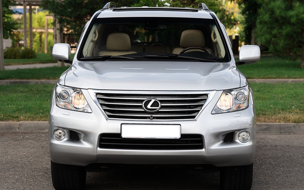 Lexus LX 570 - image 2