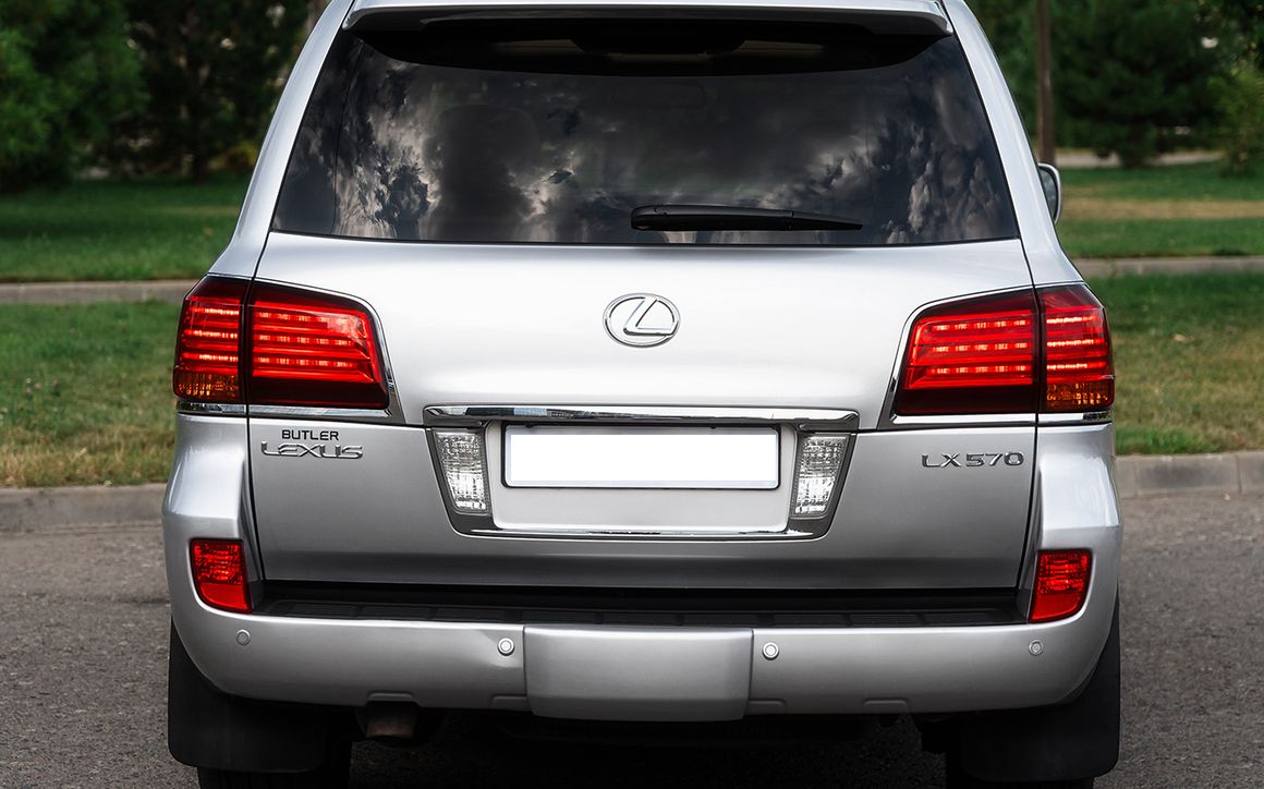 Lexus LX 570 - image 4
