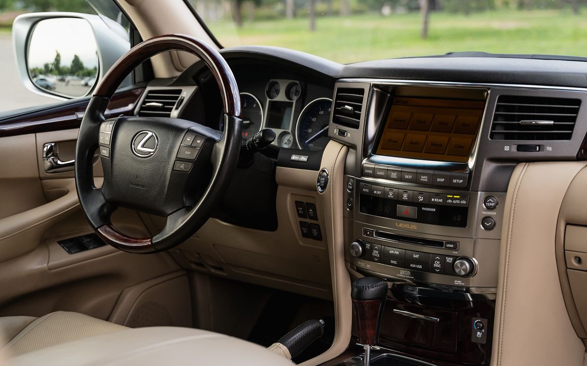 Lexus LX 570 - image 6