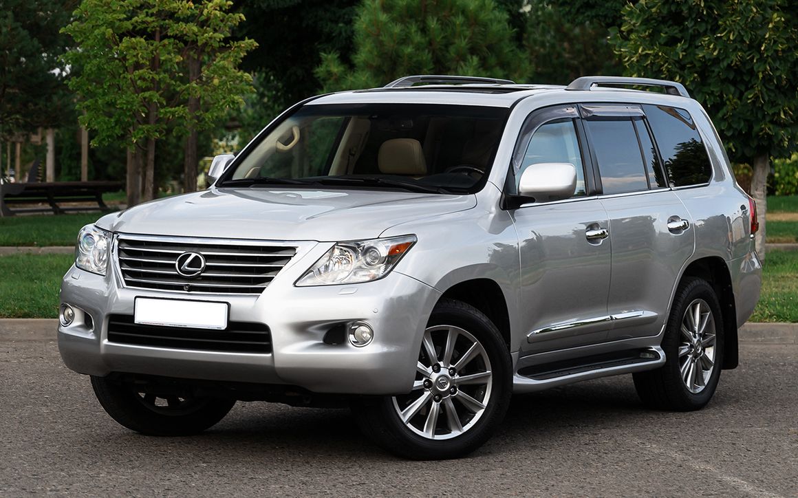 Lexus LX 570 - image 1