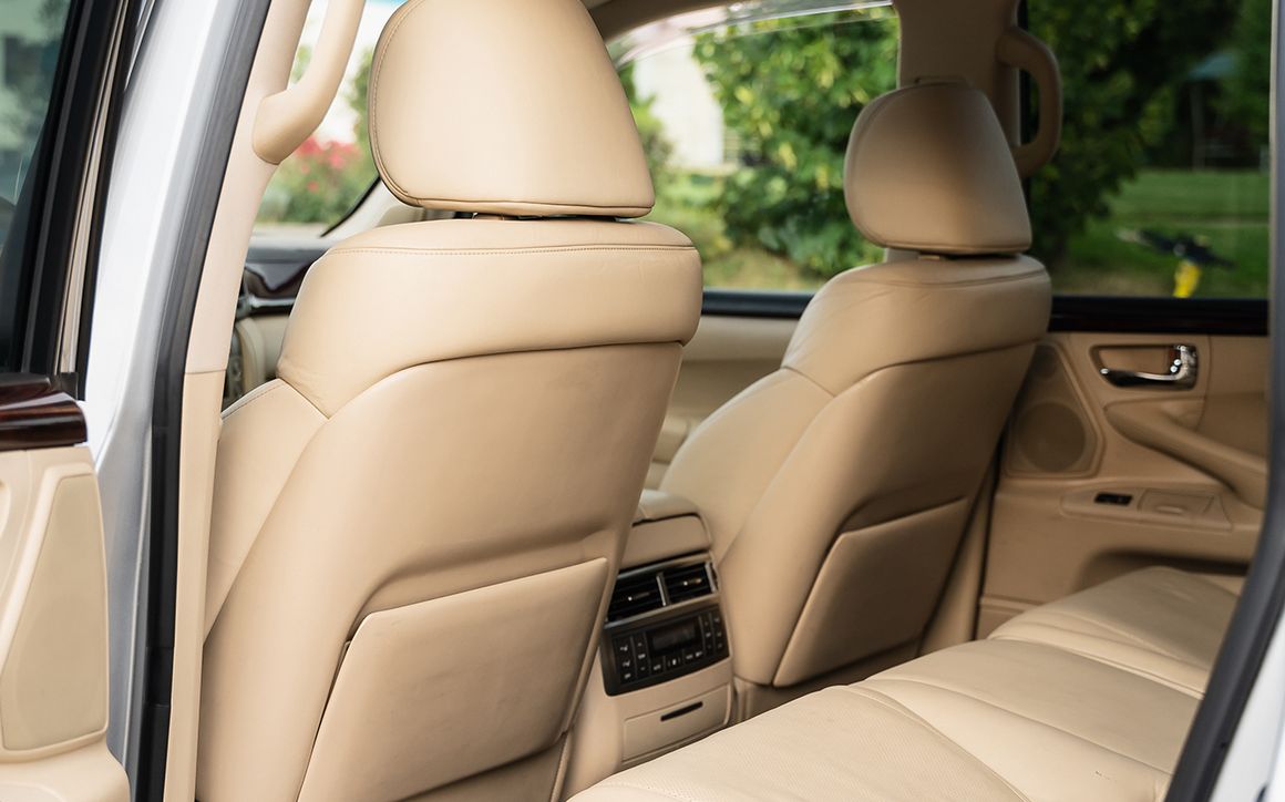 Lexus LX 570 - image 7