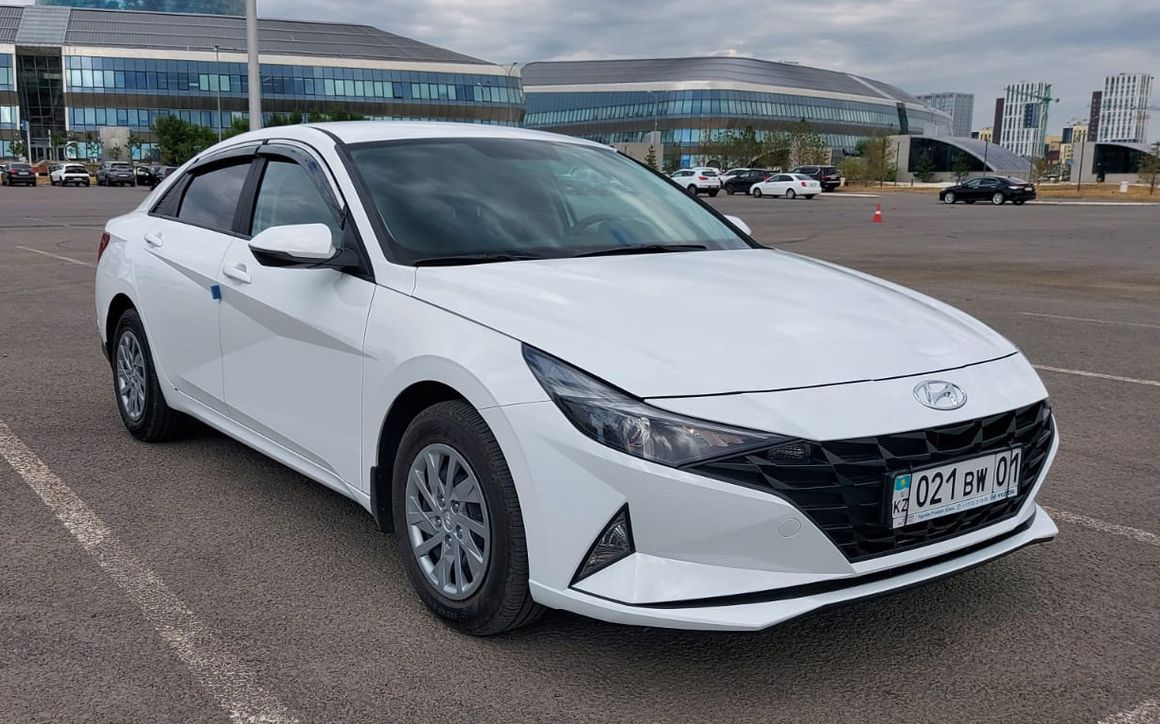 Hyundai Elantra - image 4
