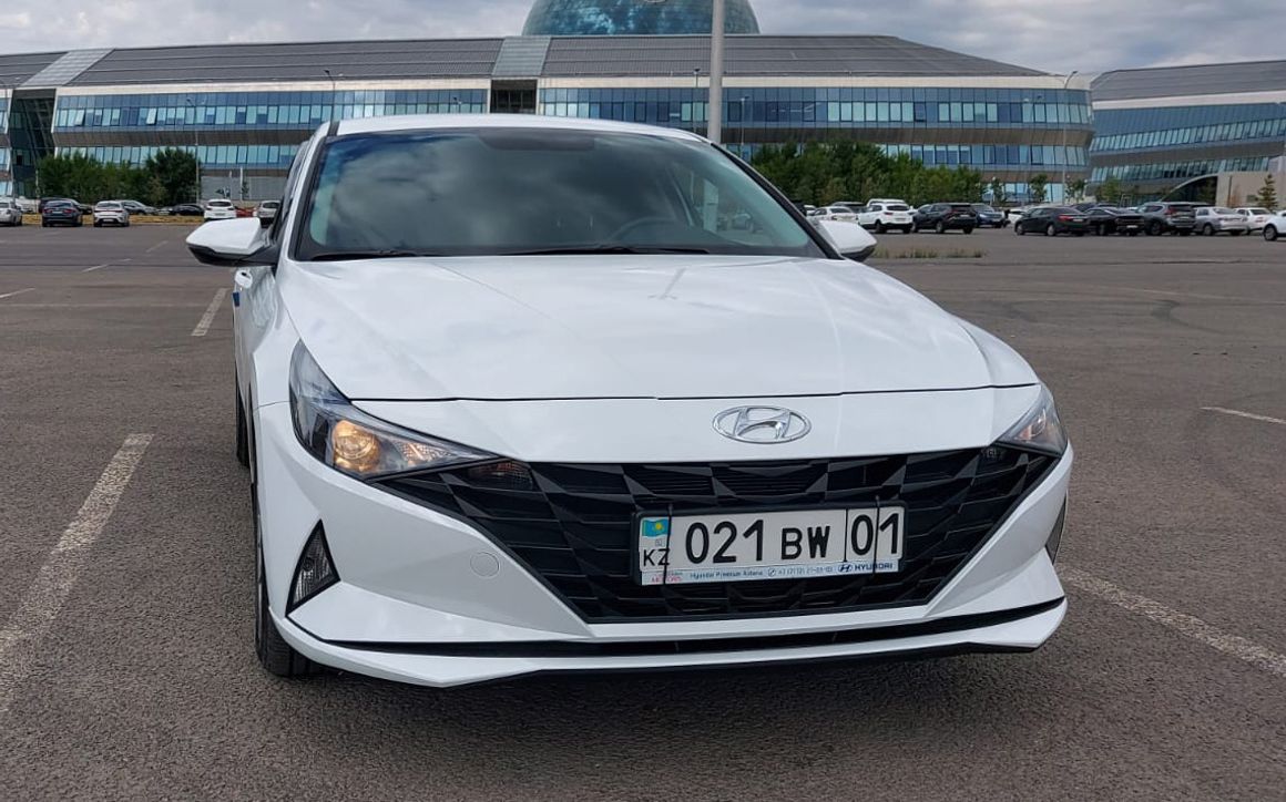 Hyundai Elantra - image 3