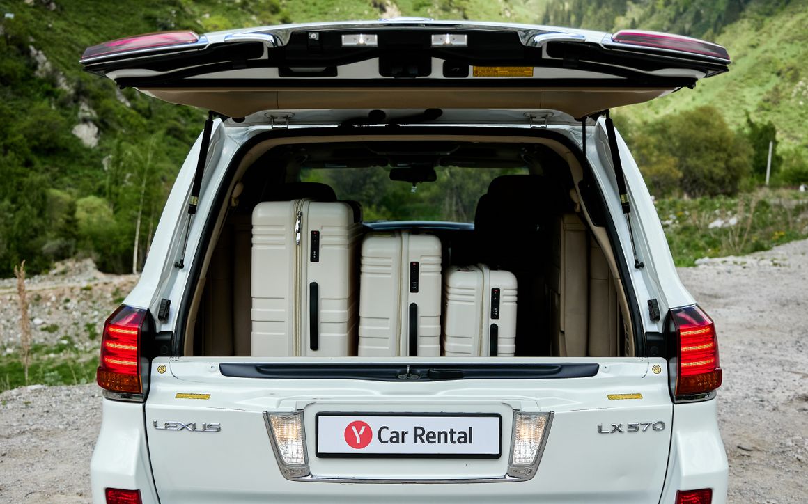 Lexus LX570 - image 8