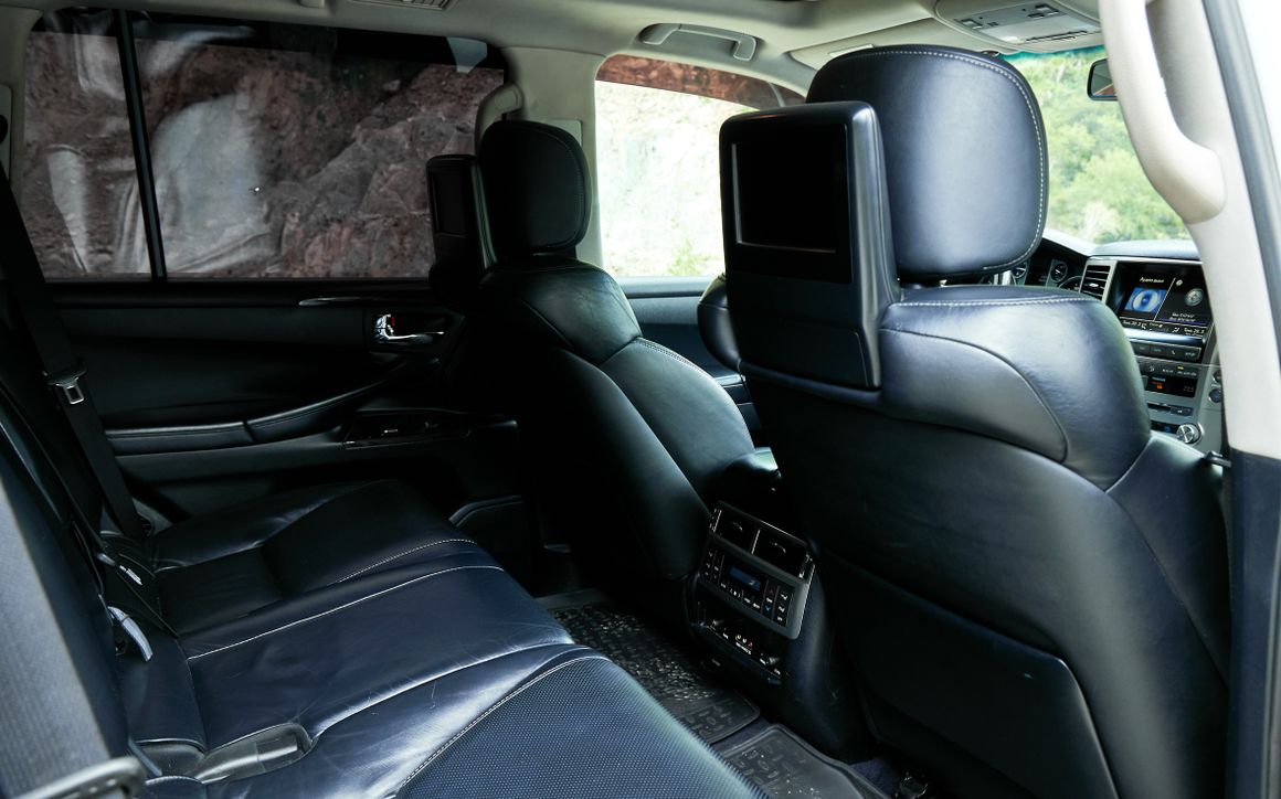 Lexus LX570 - image 12