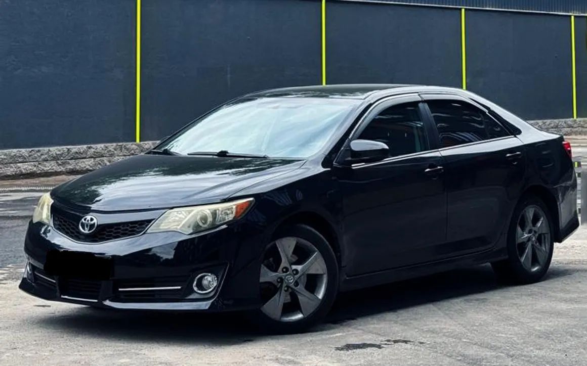 Toyota Camry - image 1