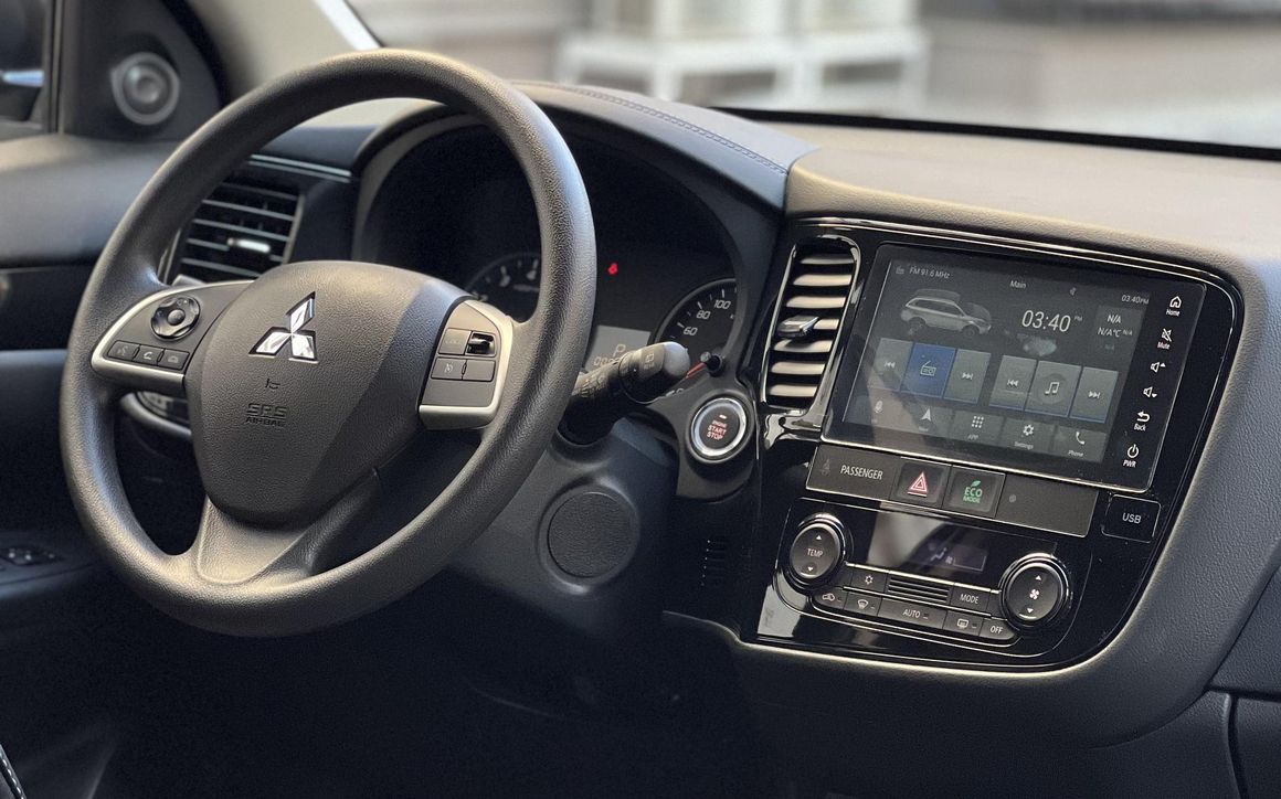 MITSUBISHI OUTLANDER - image 7